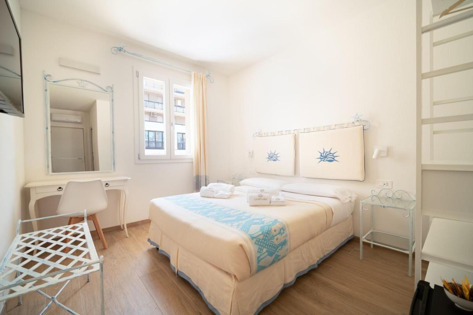 Landlord Hotel Alghero Bagian luar foto